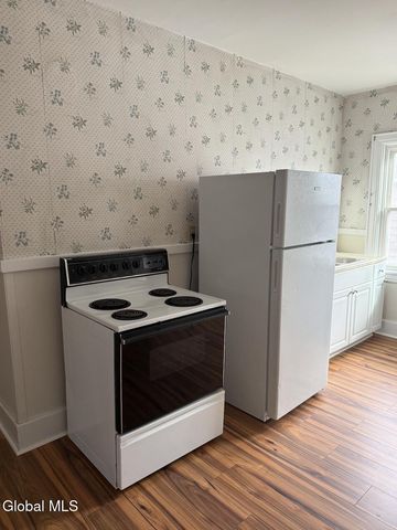 58 Lincoln Avenue, Amsterdam, NY 12010