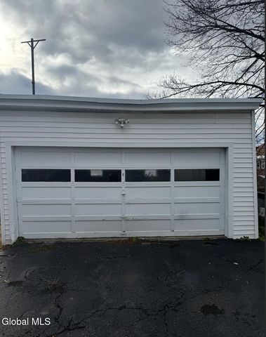 58 Lincoln Avenue, Amsterdam, NY 12010