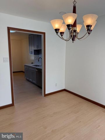 20 QUEEN ANNE CT, Marlton, NJ 08053