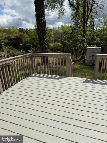 20 QUEEN ANNE CT, Marlton, NJ 08053