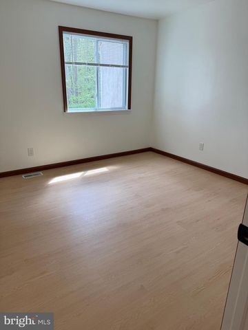 20 QUEEN ANNE CT, Marlton, NJ 08053