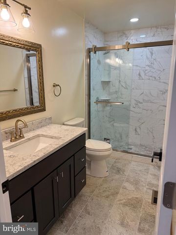 20 QUEEN ANNE CT, Marlton, NJ 08053