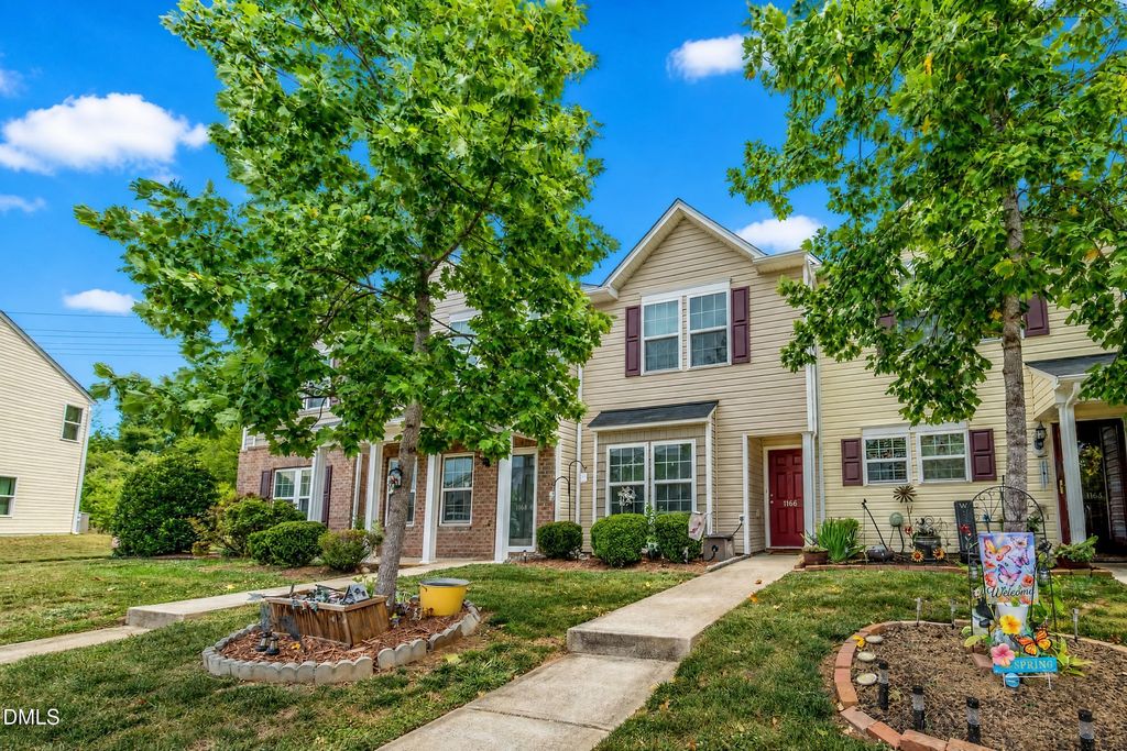 1166 Brooksridge Way, Whitsett, NC 27377