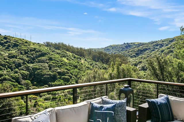 343 Carrera Dr, Mill Valley, CA 94941