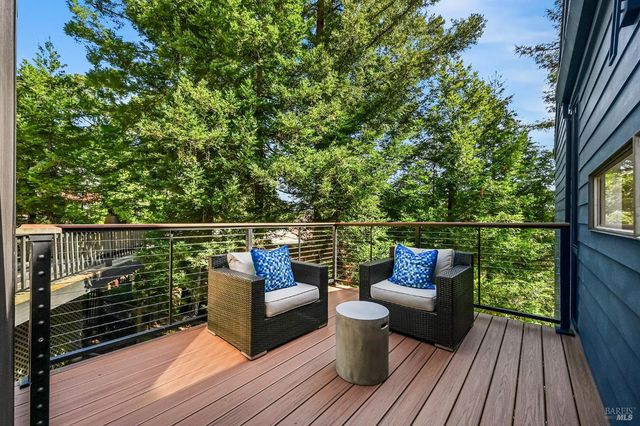 343 Carrera Dr, Mill Valley, CA 94941
