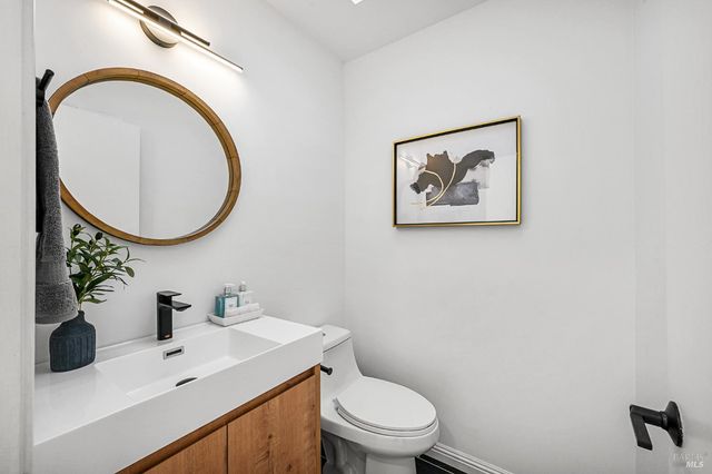 343 Carrera Dr, Mill Valley, CA 94941