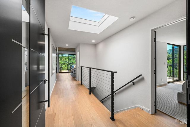 343 Carrera Dr, Mill Valley, CA 94941