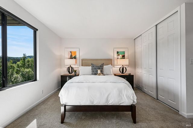 343 Carrera Dr, Mill Valley, CA 94941