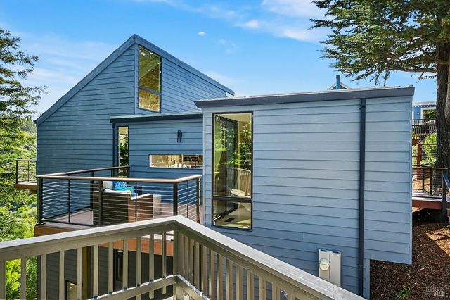 343 Carrera Dr, Mill Valley, CA 94941