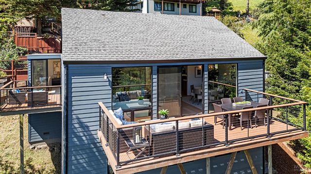 343 Carrera Dr, Mill Valley, CA 94941