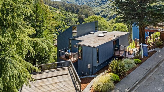 343 Carrera Dr, Mill Valley, CA 94941