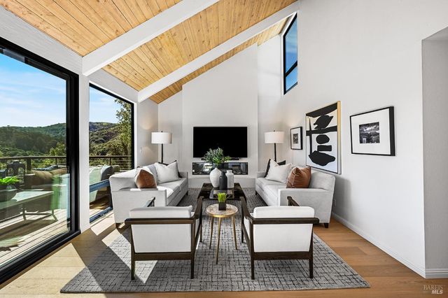 343 Carrera Dr, Mill Valley, CA 94941