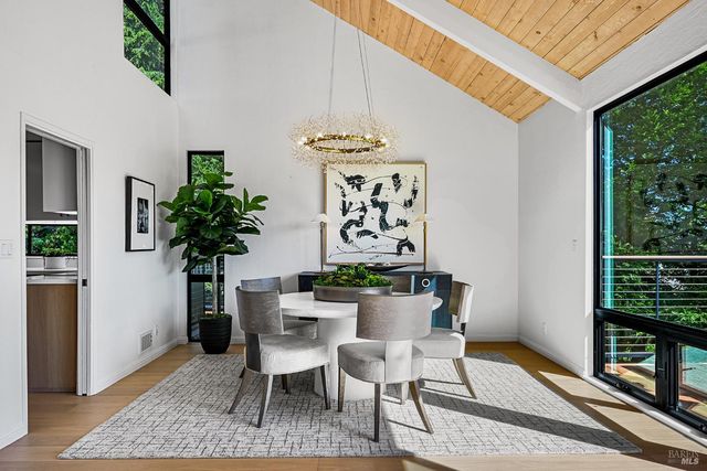 343 Carrera Dr, Mill Valley, CA 94941