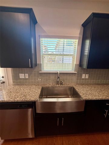 907 Sleepy Dell LN, Austin, TX 78748