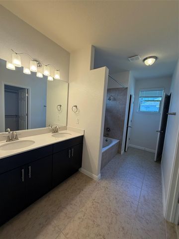 907 Sleepy Dell LN, Austin, TX 78748