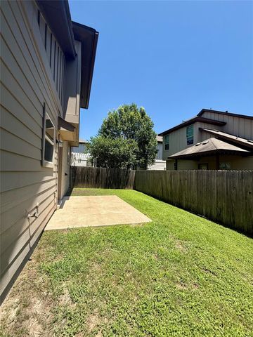 907 Sleepy Dell LN, Austin, TX 78748