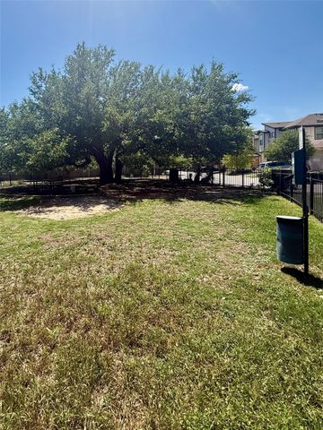 907 Sleepy Dell LN, Austin, TX 78748