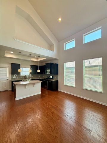 907 Sleepy Dell LN, Austin, TX 78748