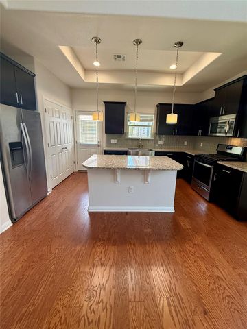907 Sleepy Dell LN, Austin, TX 78748