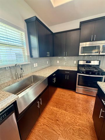 907 Sleepy Dell LN, Austin, TX 78748