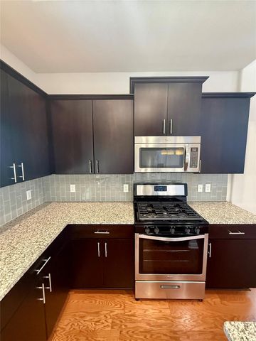 907 Sleepy Dell LN, Austin, TX 78748