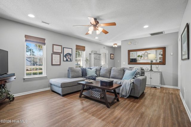 7347 Bright Leaf Road, Wilmington, NC 28411