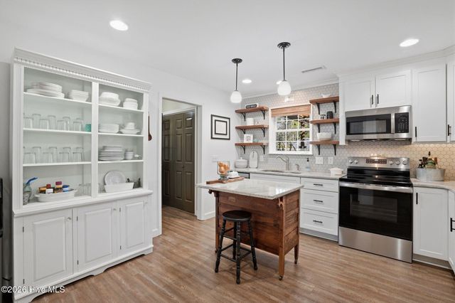 7347 Bright Leaf Road, Wilmington, NC 28411