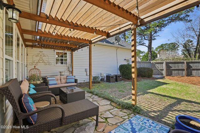 7347 Bright Leaf Road, Wilmington, NC 28411