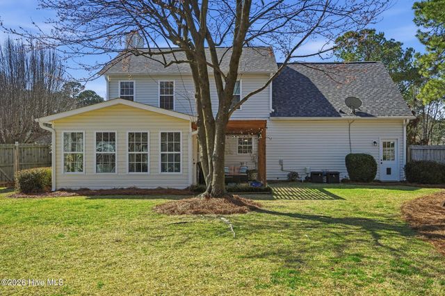 7347 Bright Leaf Road, Wilmington, NC 28411