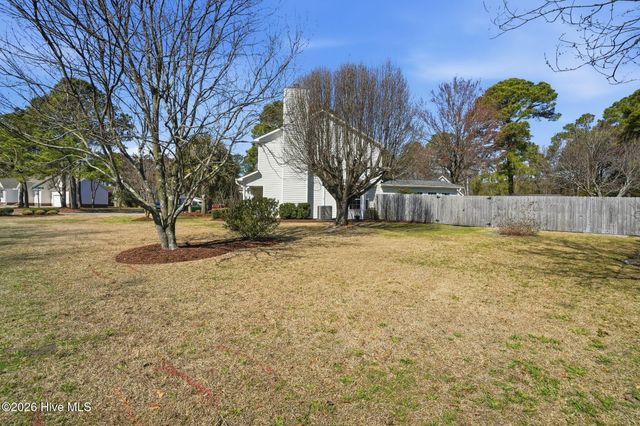 7347 Bright Leaf Road, Wilmington, NC 28411
