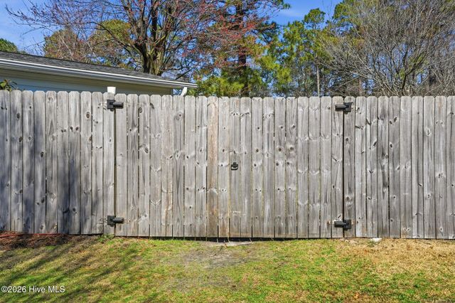 7347 Bright Leaf Road, Wilmington, NC 28411