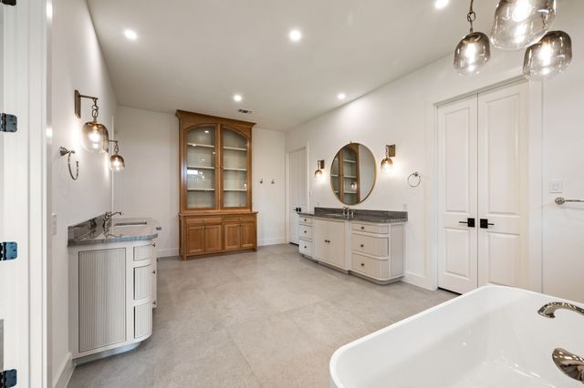 9065 Lakeside Drive, Fort Worth, TX 76179