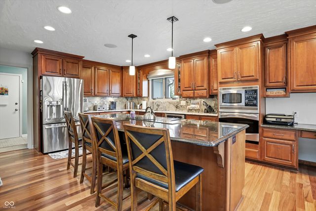 11009 Spring Mill Ln, Carmel, IN 46032