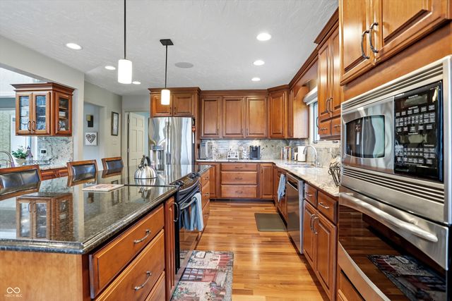 11009 Spring Mill Ln, Carmel, IN 46032