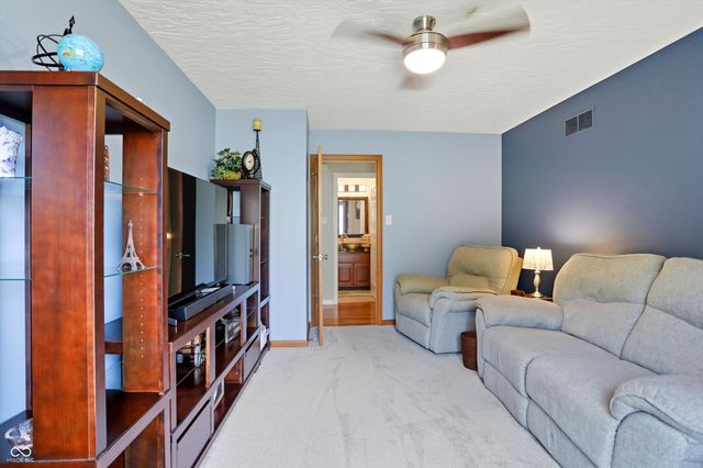 11009 Spring Mill Ln, Carmel, IN 46032