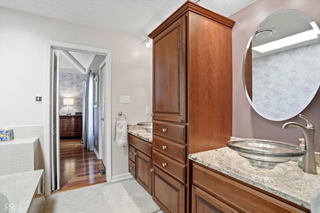 11009 Spring Mill Ln, Carmel, IN 46032