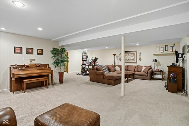 11009 Spring Mill Ln, Carmel, IN 46032