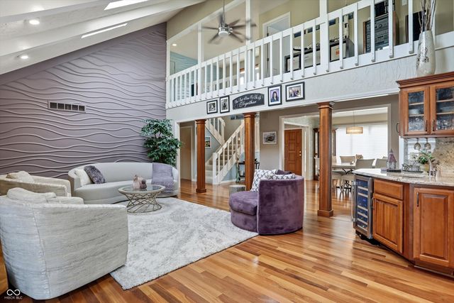 11009 Spring Mill Ln, Carmel, IN 46032