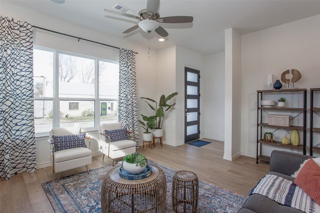 2803 Stanley Avenue, Fort Worth, TX 76110