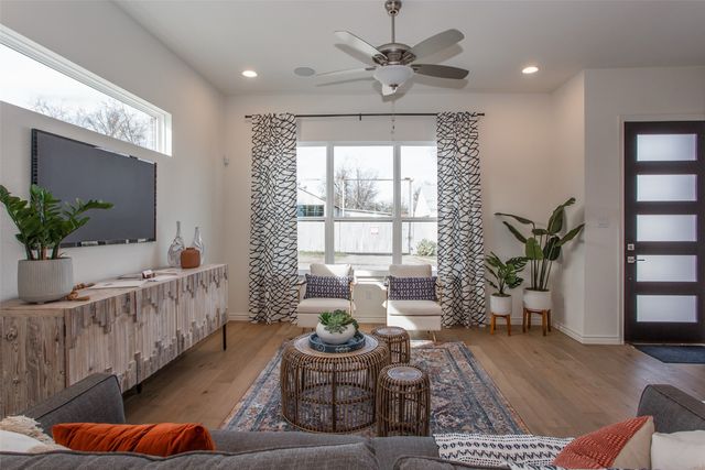 2803 Stanley Avenue, Fort Worth, TX 76110