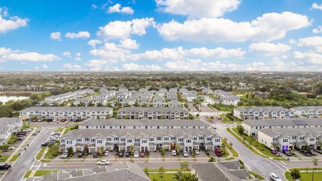 2615 SE 11th Street 2615, Homestead, FL 33035