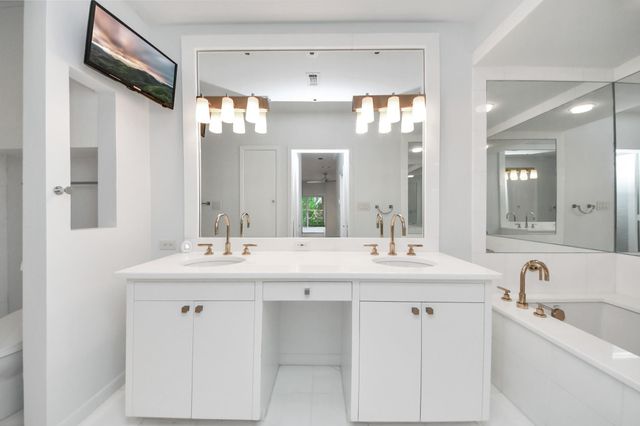 6402 Taggart Street, Houston, TX 77007