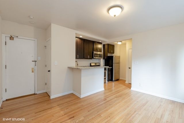 1504 N Dearborn Parkway 204, Chicago, IL 60610