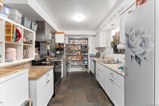 489 E 55th St East, Long Beach, CA 90805