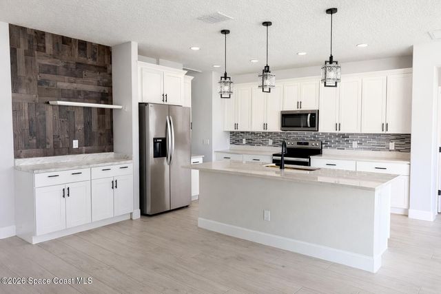 410 Di Lido Street NE, Palm Bay, FL 32907