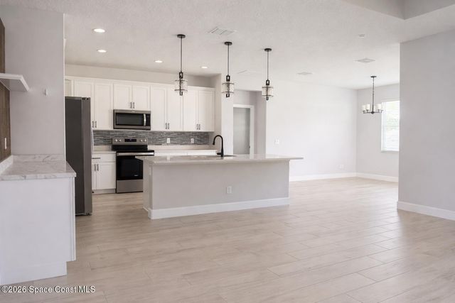 410 Di Lido Street NE, Palm Bay, FL 32907