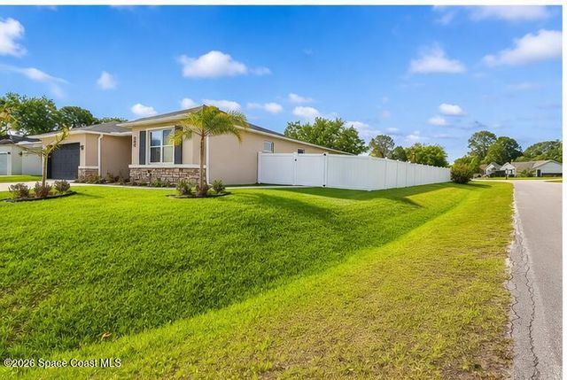 410 Di Lido Street NE, Palm Bay, FL 32907