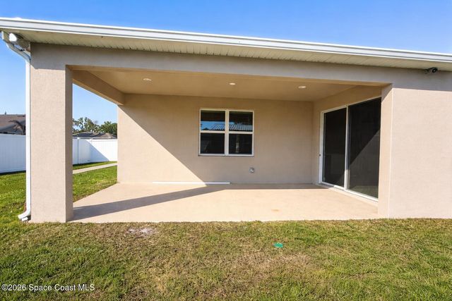 410 Di Lido Street NE, Palm Bay, FL 32907
