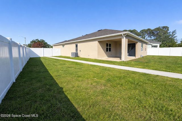 410 Di Lido Street NE, Palm Bay, FL 32907