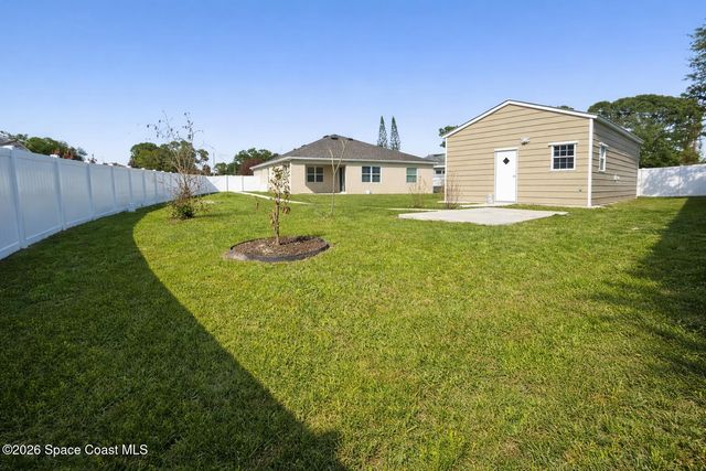 410 Di Lido Street NE, Palm Bay, FL 32907